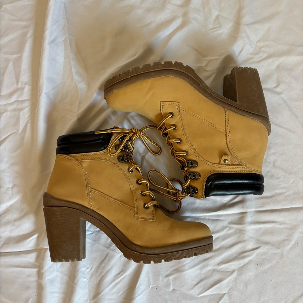 Joe Boxer Tan and Black Heeled Boots